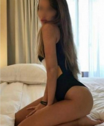 Я интеллигентная и опытная, гарантирую незабываемое время в моей нежной компании. У меня в такт бьется не только сердце, но и мои красивые глаза. Со мной ты сможешь расслабиться, забыть обо всем и погрузиться в мир наслаждений. У меня есть кое-что особое, чтобы ты чувствовал себя особенным. Заводные ритмы Москвы и страстного удовольствия воплощаю в действительность. Фото 100% мои, их можно увидеть ниже. Раскрою перед тобой все свои секреты и жду, когда ты откроешься со мной. Обещаю, в нашем волшебном мире будет идеальное сочетание страсти и нежности. Ты заслуживаешь самого лучшего! Жду твоего звонка, чтобы сделать нашу встречу незабываемой ♥️💋🌹 4416, 19 лет